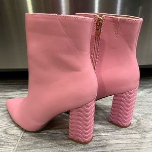 SHEIN Boots hot pink,size 8